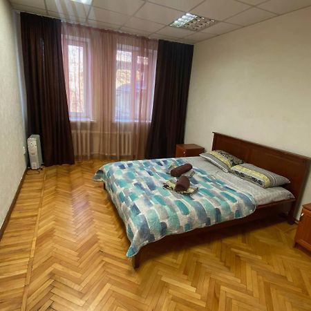 Apartments On Moskovskaja Днепър Екстериор снимка
